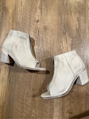 Diesel Cream Open-Toe Front Zip Leather Mules eu 38 US 7